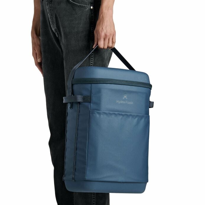 carryouttm-backpack-22-l-i7 250815_hydro_s26_hb_14597_6.jpg