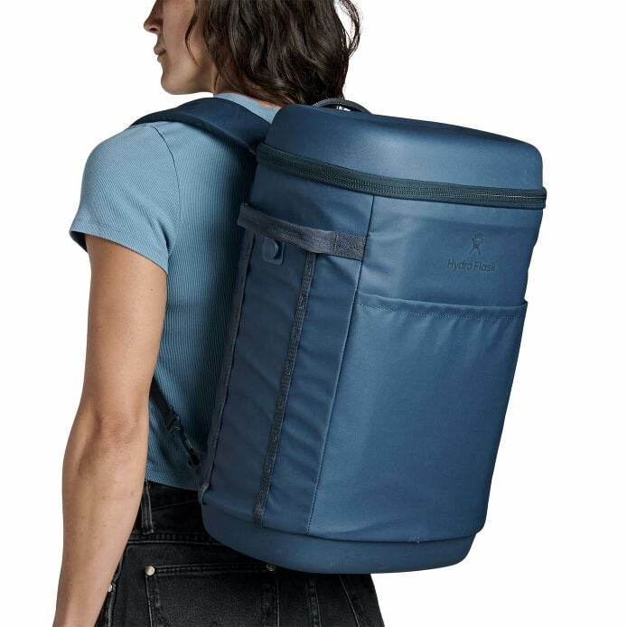 carryouttm-backpack-22-l-i7 250815_hydro_s26_hb_14605_7.jpg