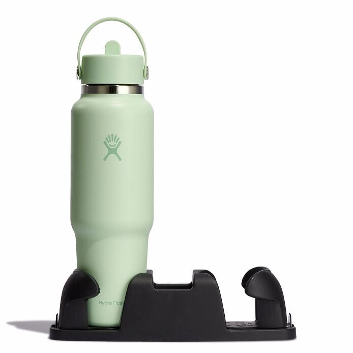 40-oz-travel-bottle-with-flex-straw-cap-w4 aloe-travel-bottle-in-cuplholder_3_3_1.jpg