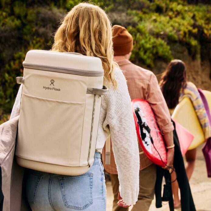carryouttm-backpack-22-l-i7 hf_carryout_bouwer_d1_l1_torrey_pines_lifestyle_0974_2.jpg