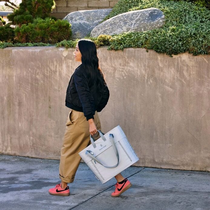 carryouttm-soft-cooler-tote-20-l-m9 hf_carryout_bouwer_d2_l1_stone_steps_0066_1.jpg