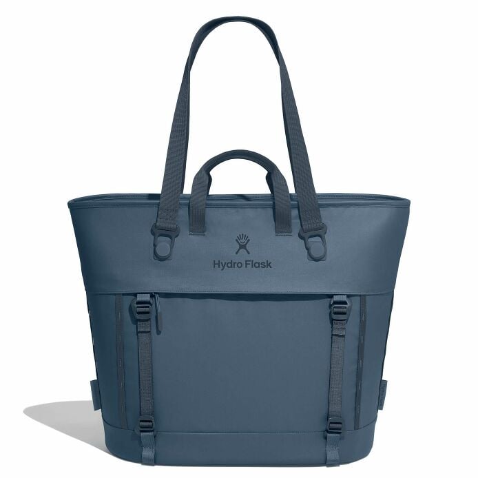 carryouttm-soft-cooler-tote-30-l-r0 maxiit384-carryout-tote-30l-harbor-blue-straight.jpg